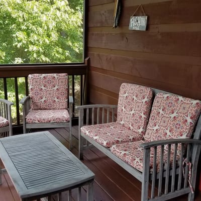 Treetop Retreat Cabin