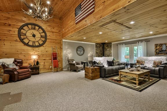 Foxhound Lodge mountain magic where hot tub dreams